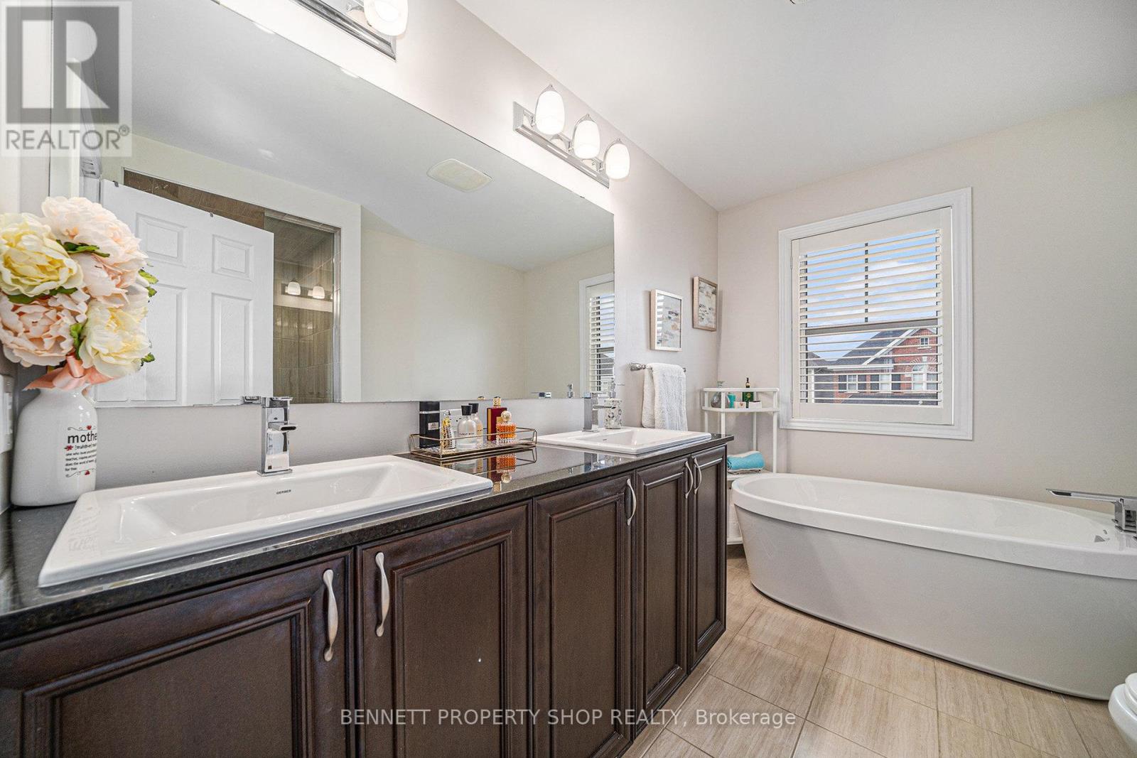 52 Oxalis Crescent