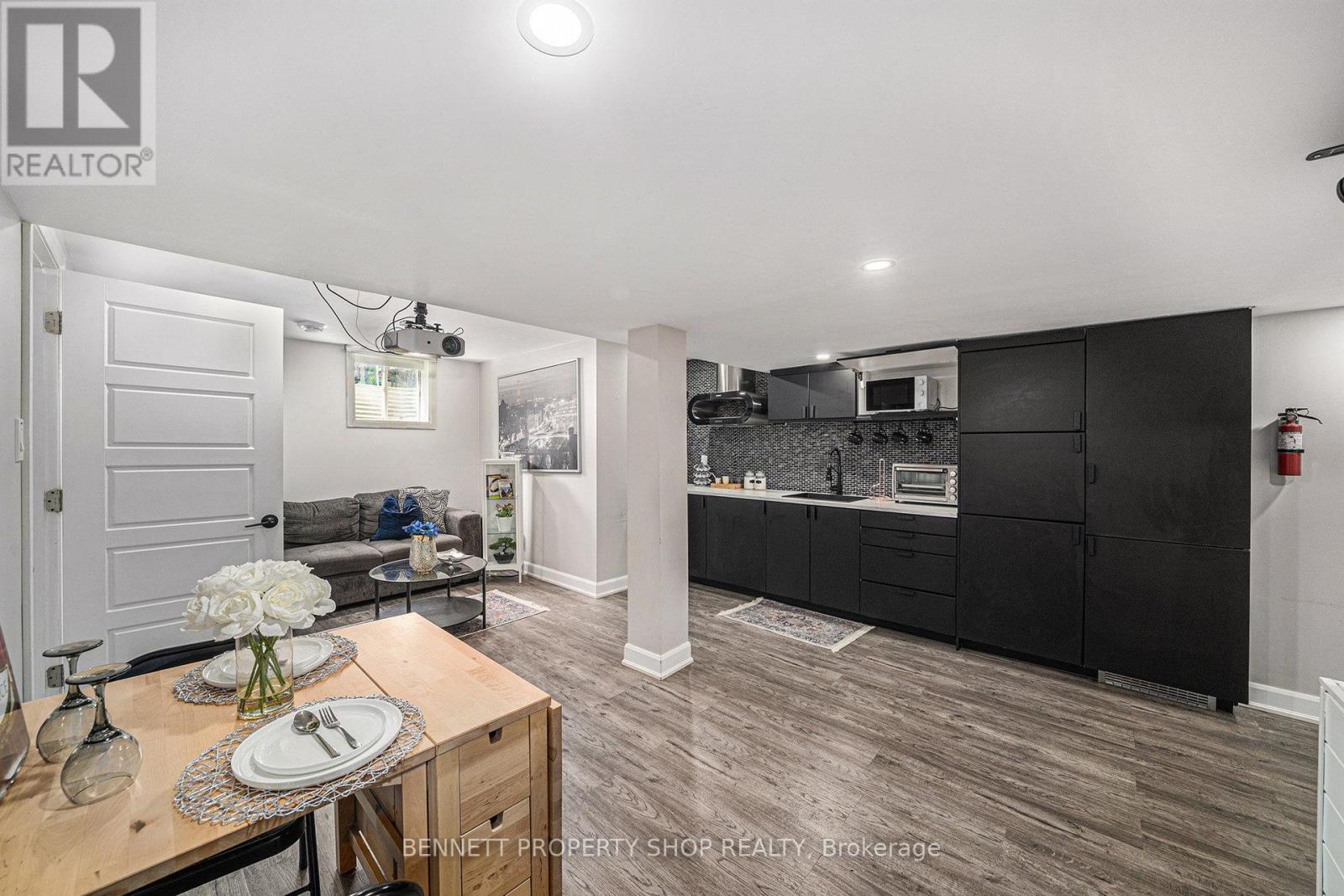 52 Oxalis Crescent