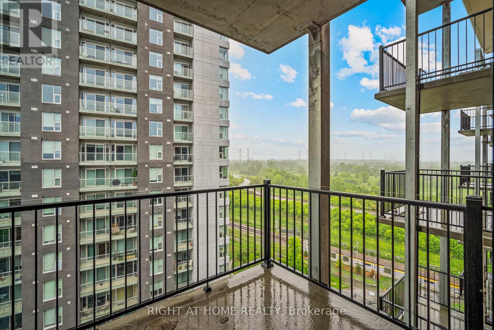 911 - 555 Anand Private