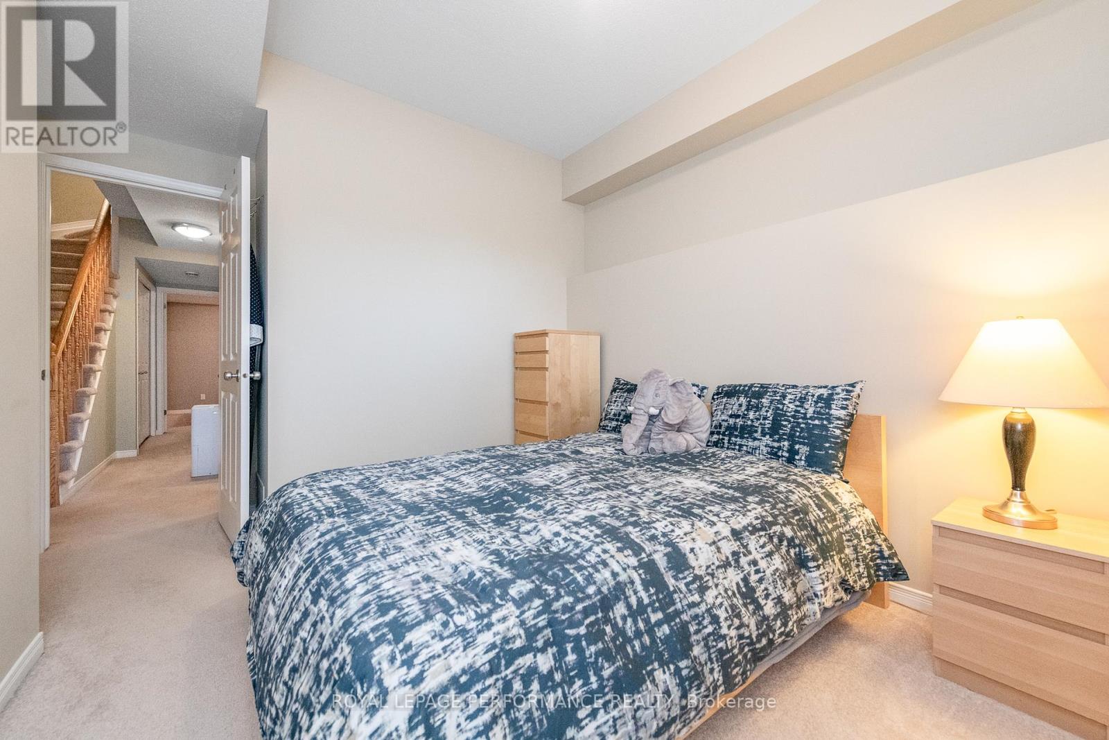 14 - 111 Steele Park Private