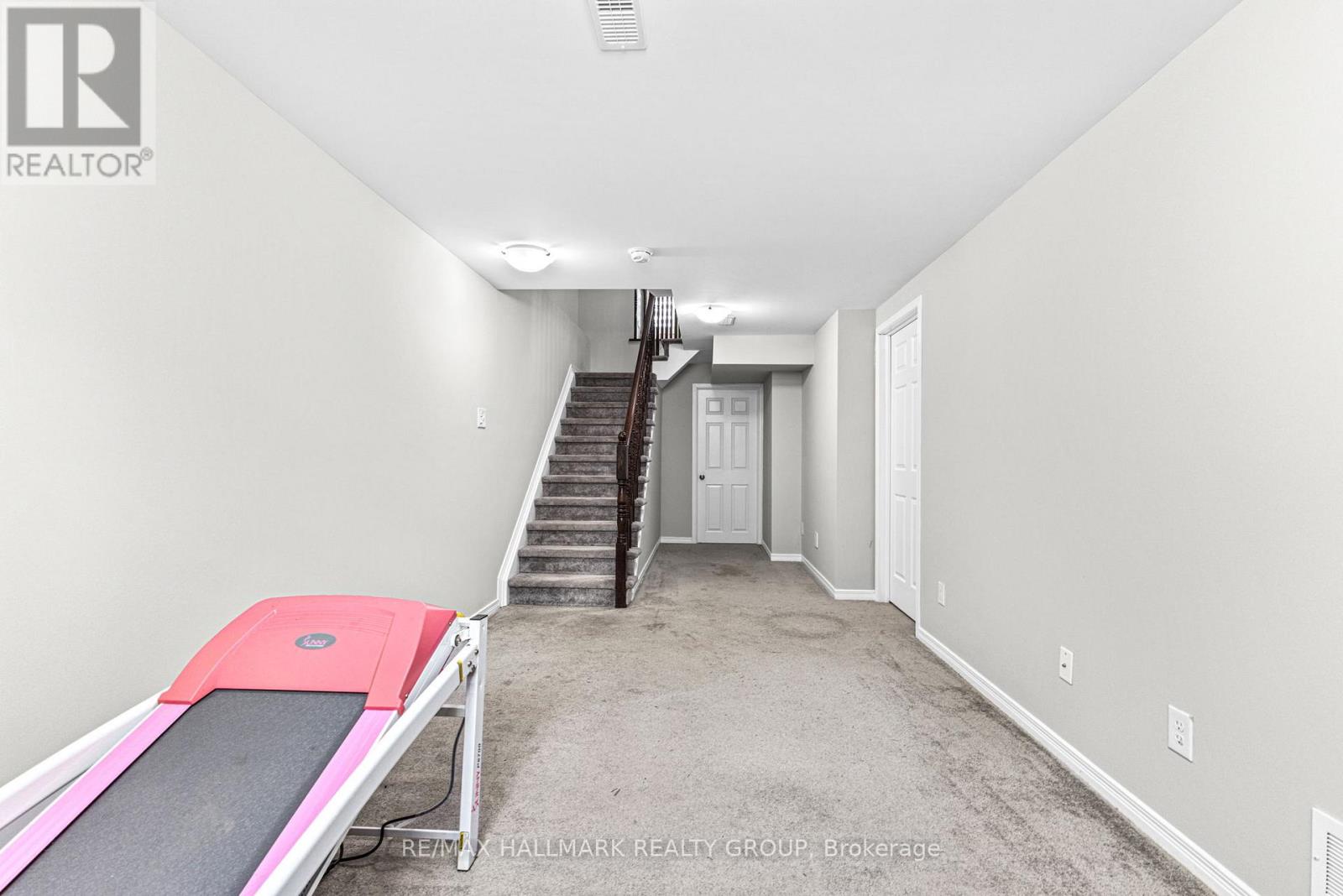 53 Dundalk Private