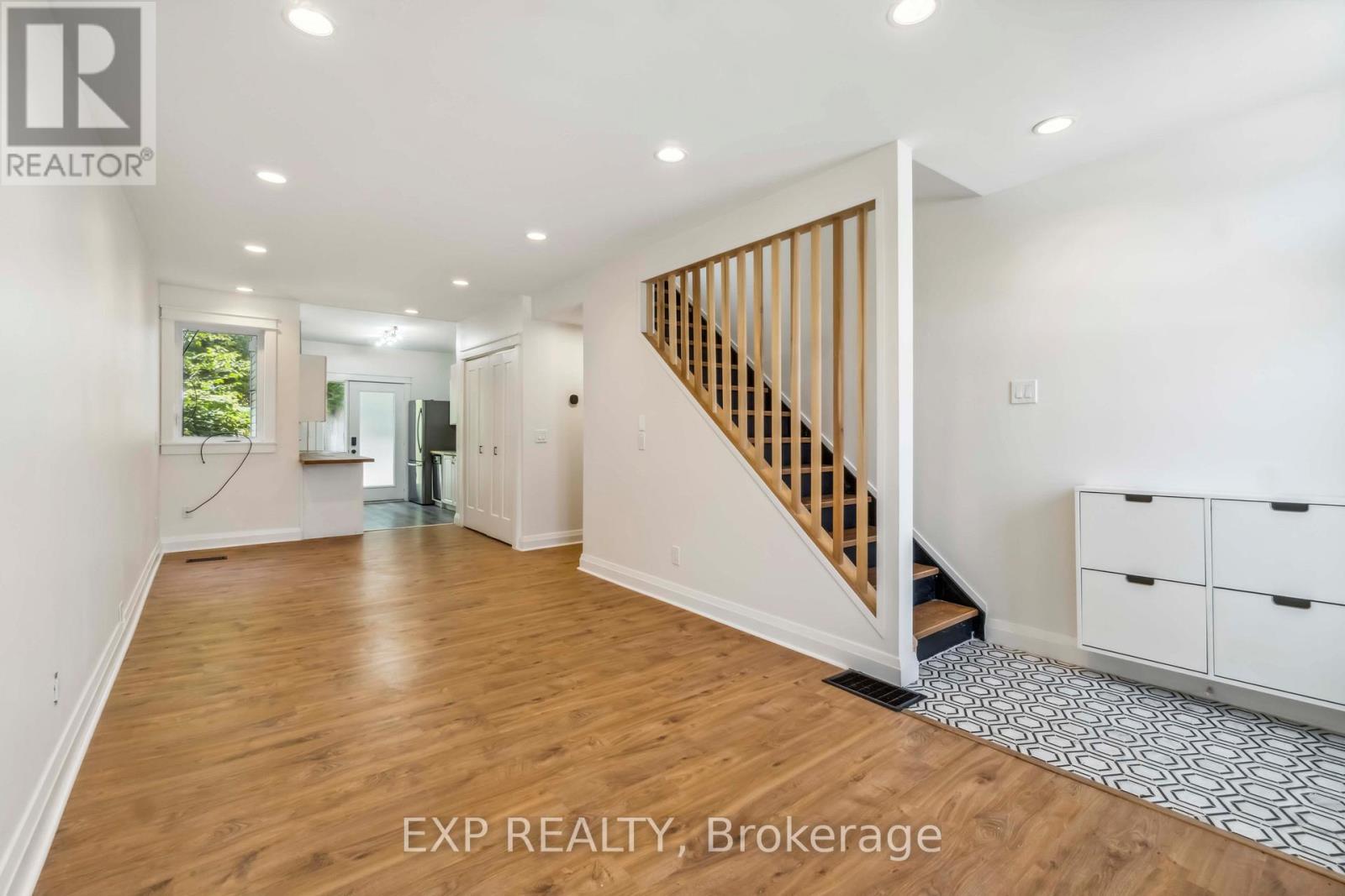 8 Orangeville Street