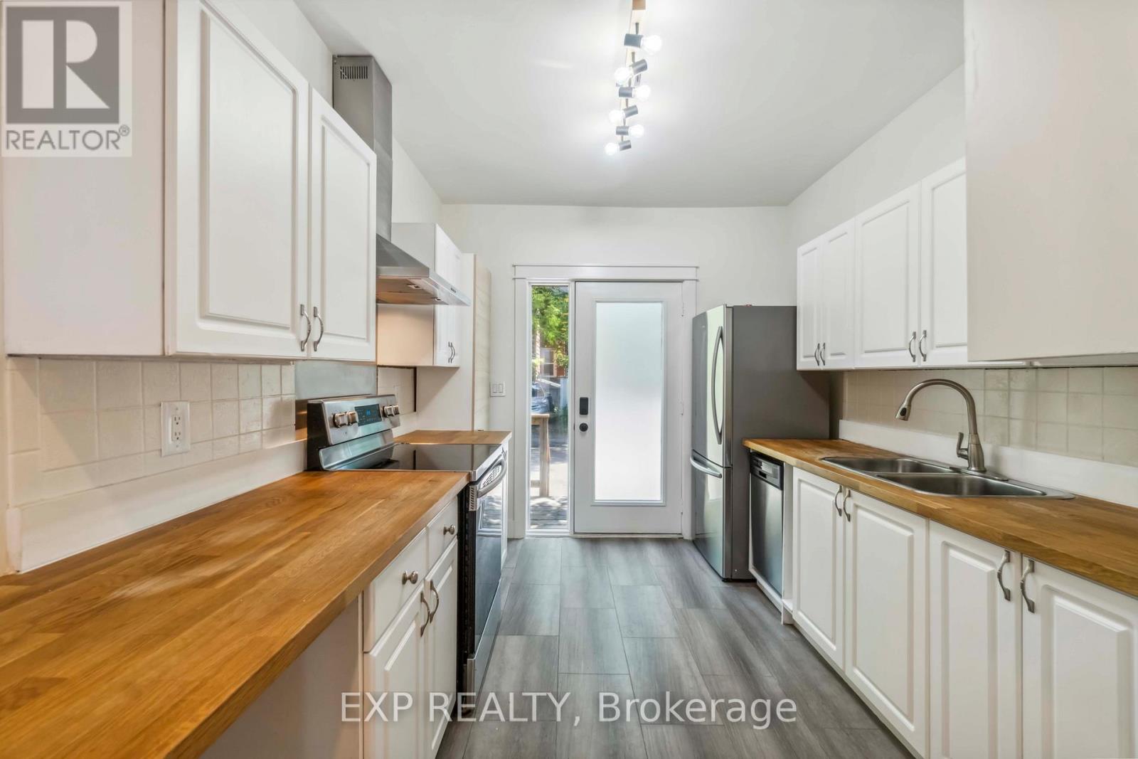 8 Orangeville Street
