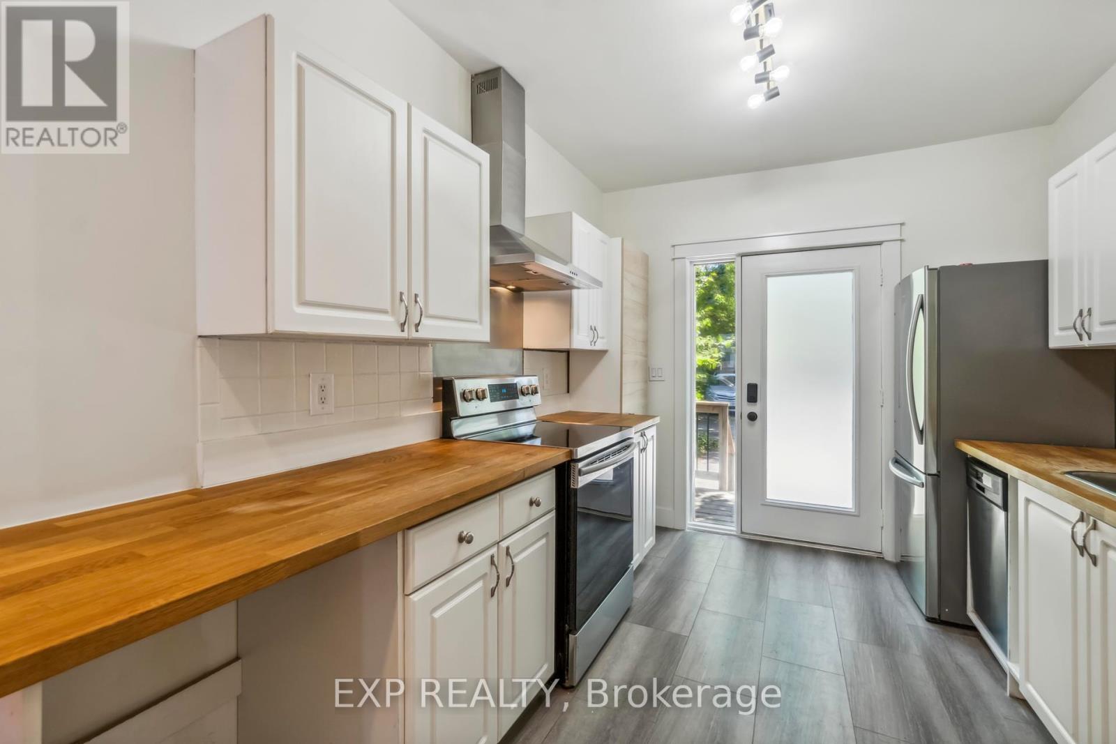 8 Orangeville Street