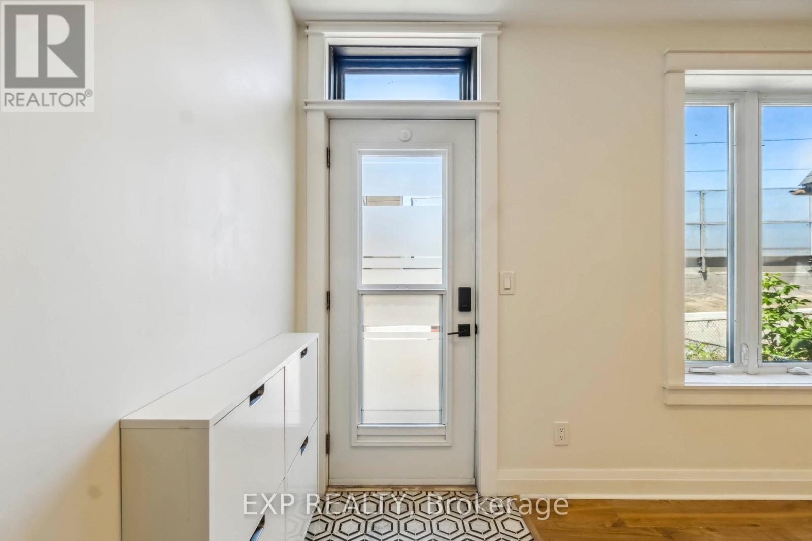 8 Orangeville Street