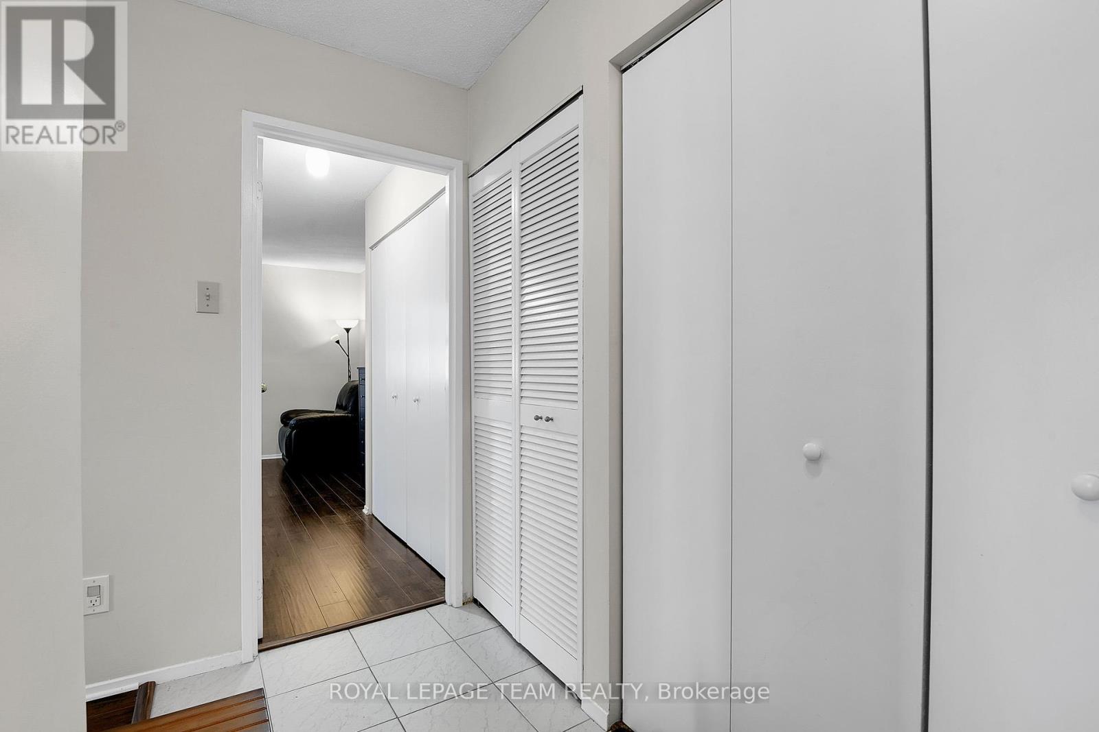 1010 - 110 Forward Avenue