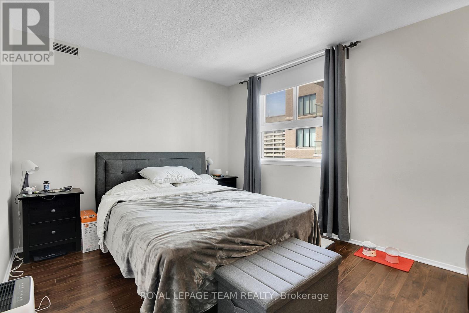 1010 - 110 Forward Avenue