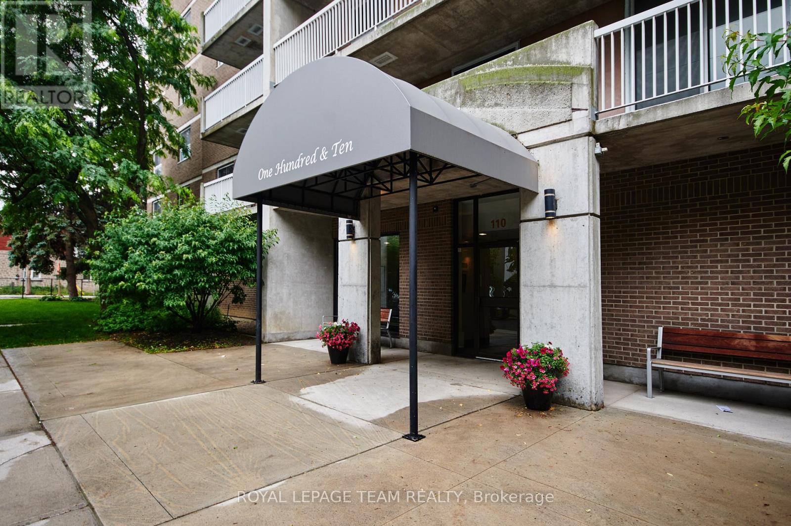 1010 - 110 Forward Avenue