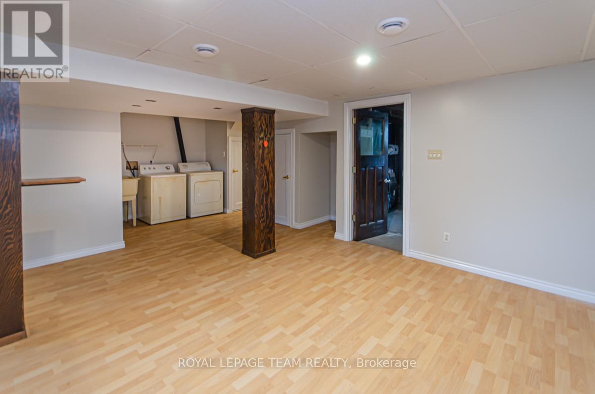 16 Brook Lane