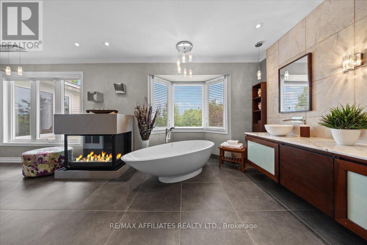 800 Fairwinds Terrace