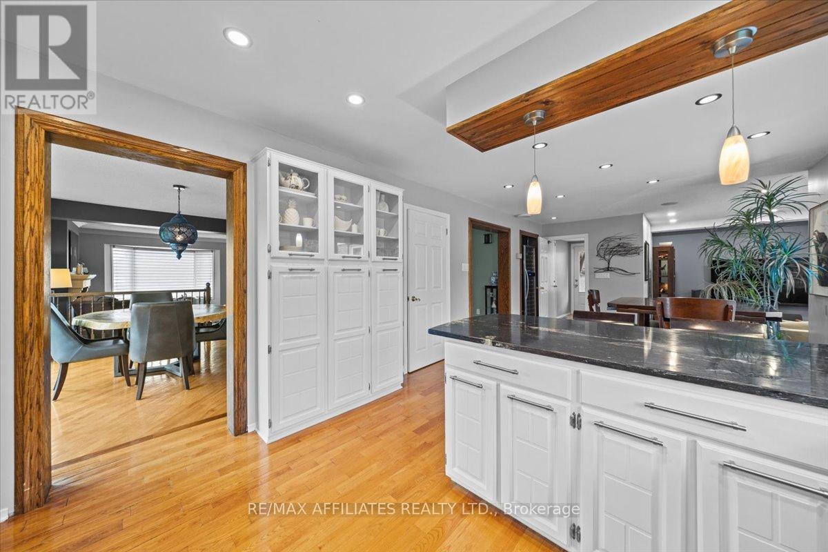 800 Fairwinds Terrace