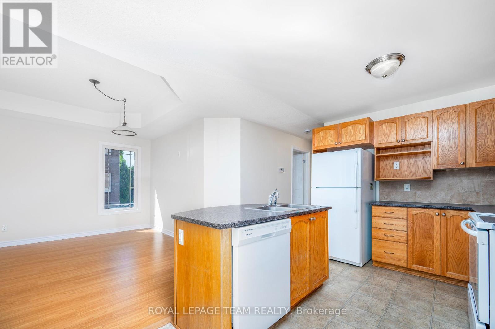 4 - 236 Paseo Private