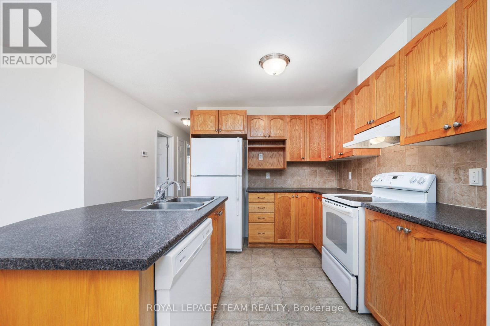 4 - 236 Paseo Private
