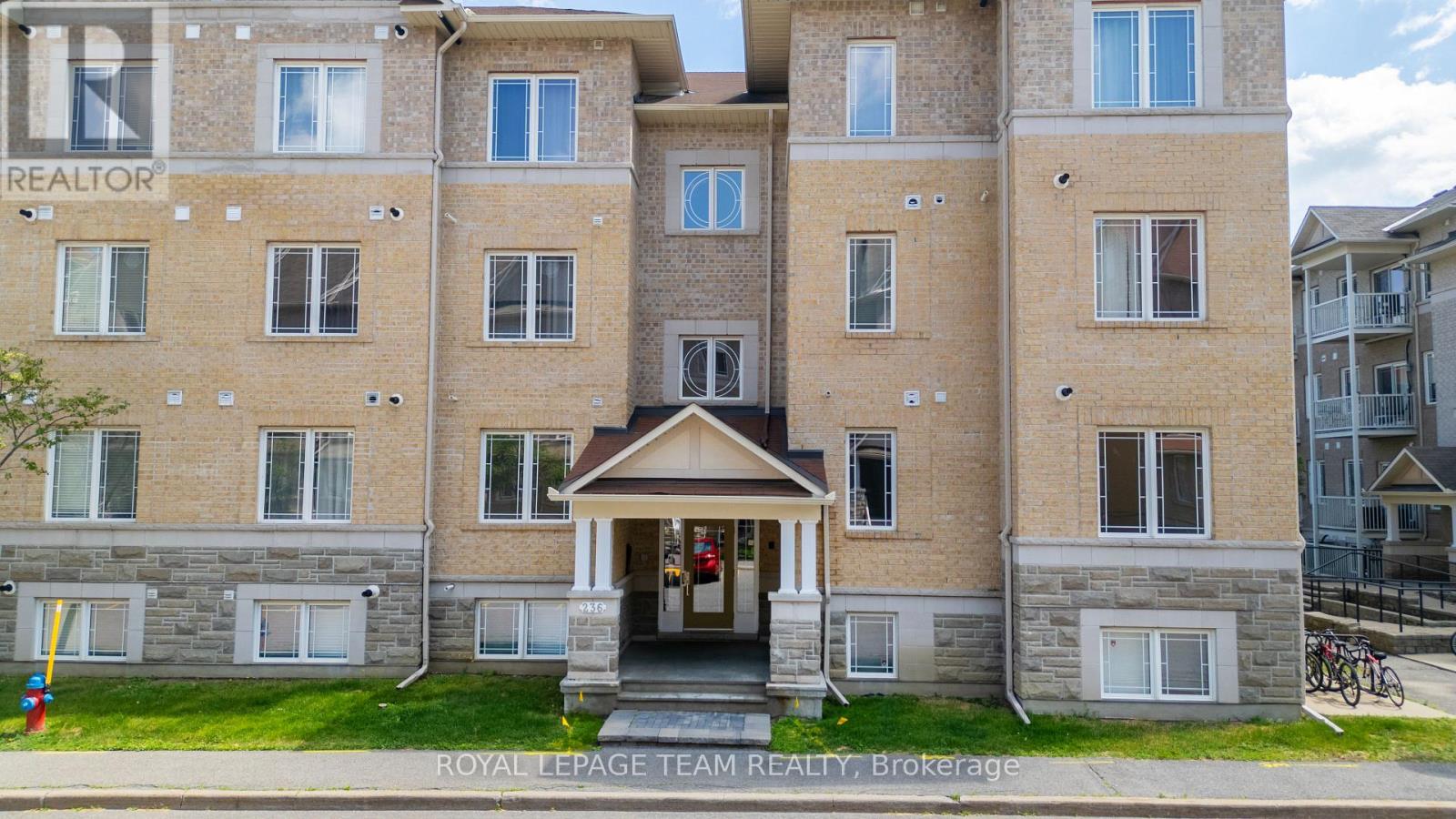 4 - 236 Paseo Private