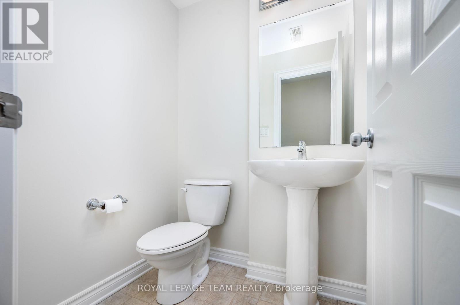 4 - 236 Paseo Private
