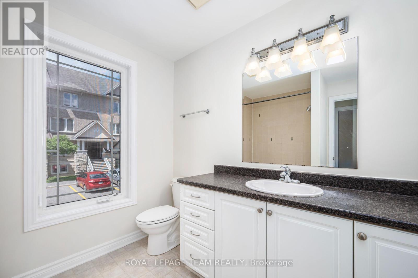 4 - 236 Paseo Private