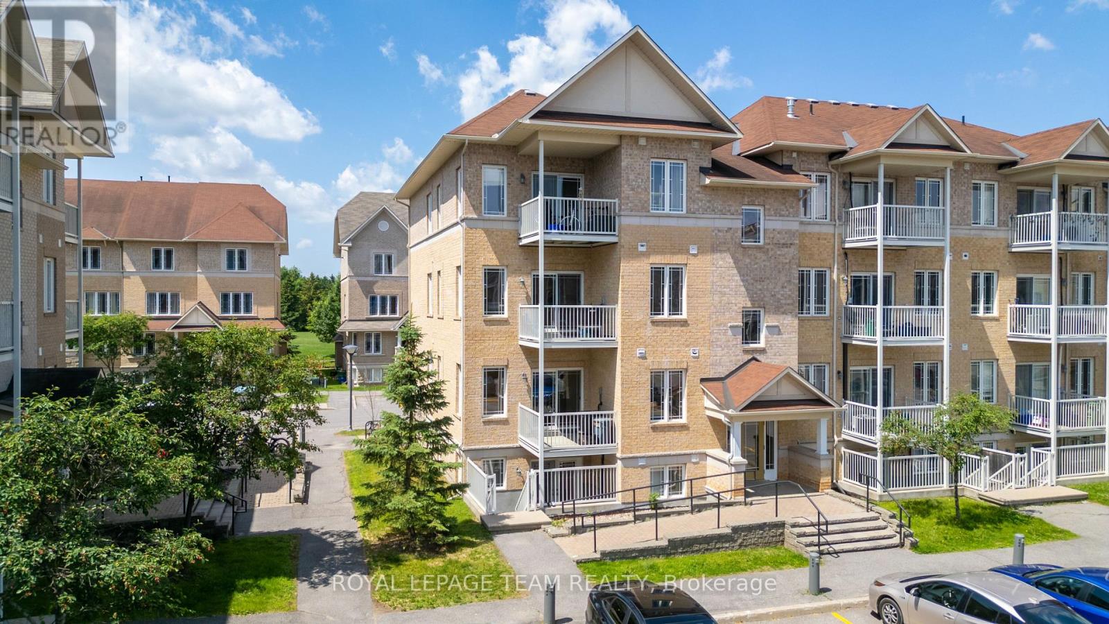 4 - 236 Paseo Private