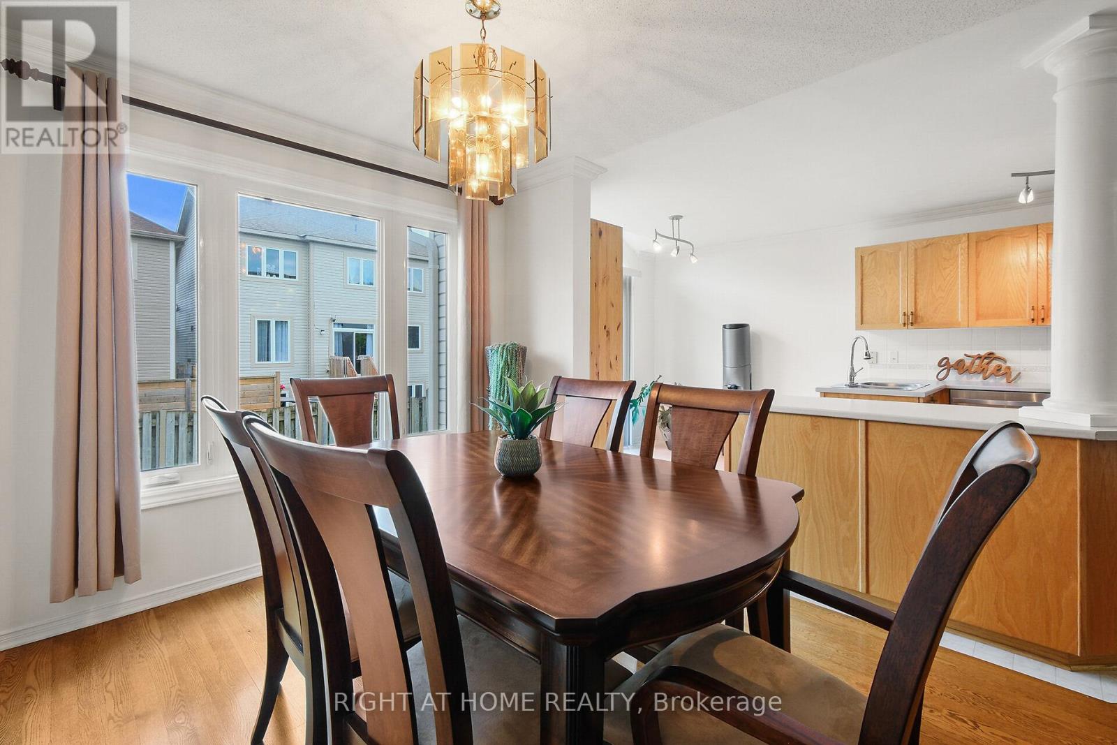 77 Flowertree Crescent