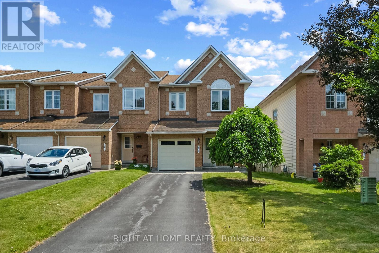 77 Flowertree Crescent
