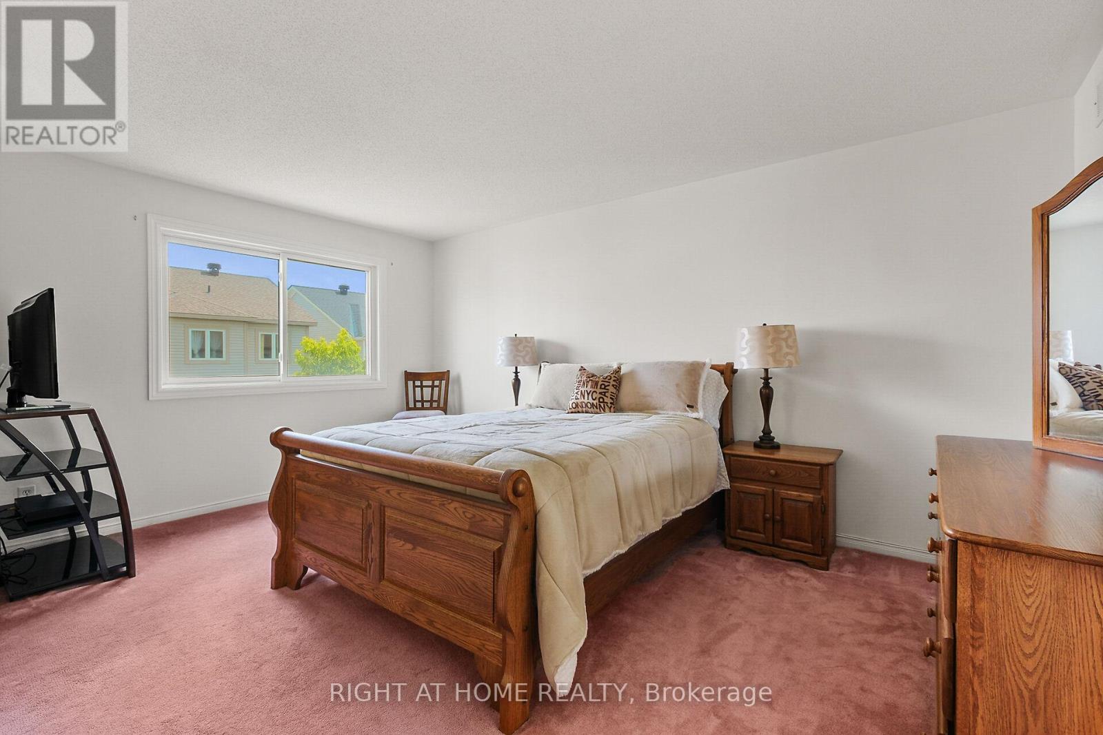 77 Flowertree Crescent