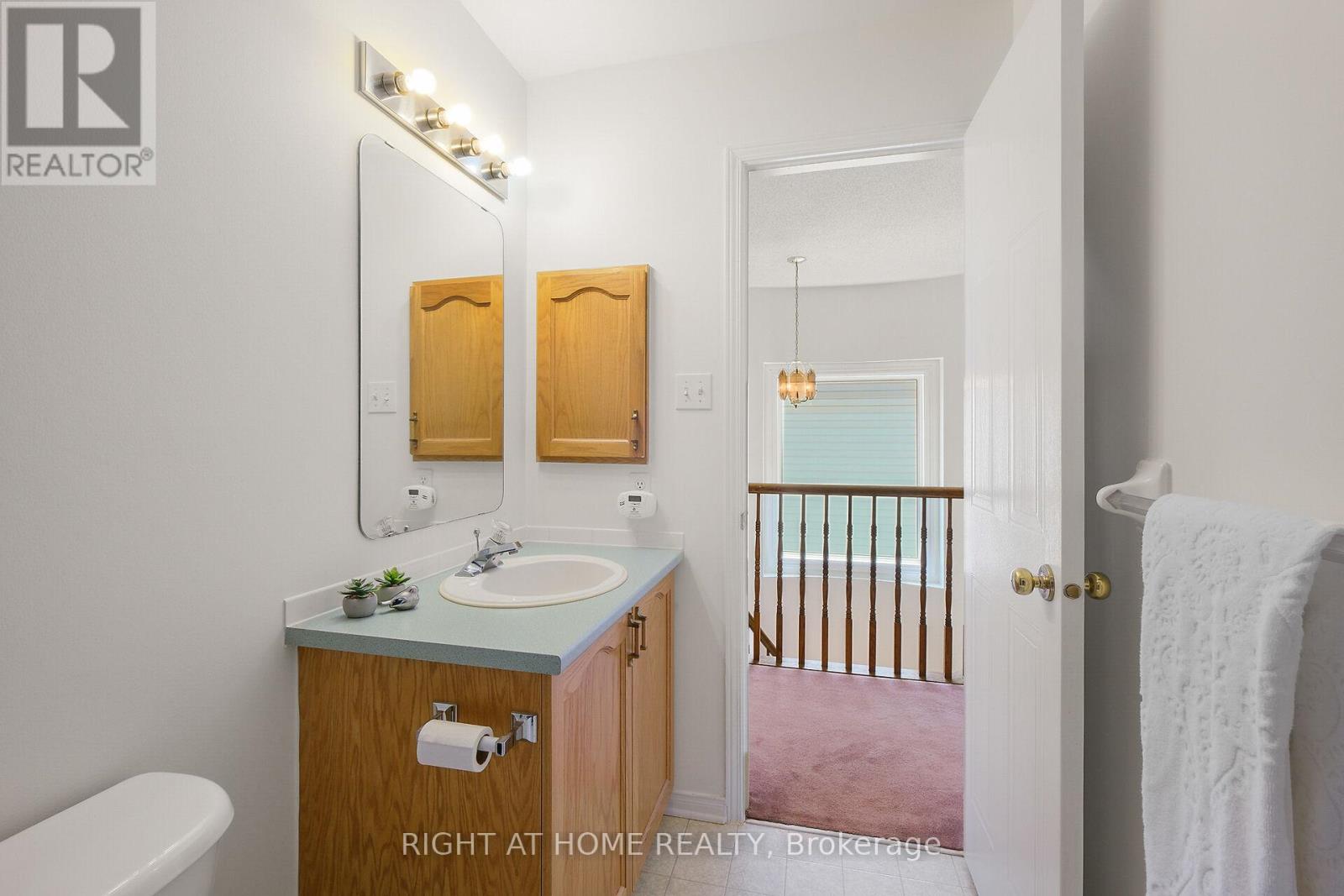 77 Flowertree Crescent