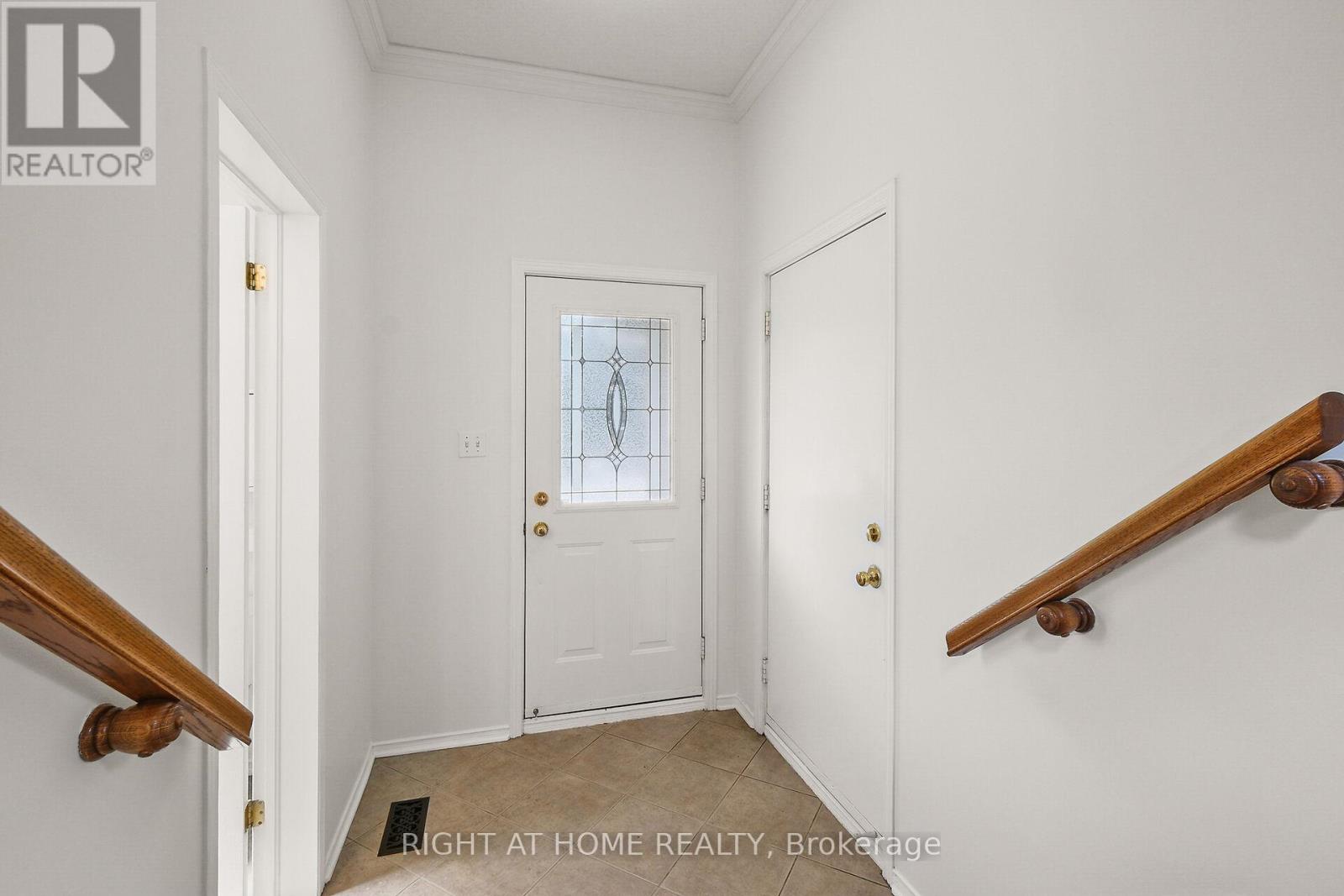 77 Flowertree Crescent