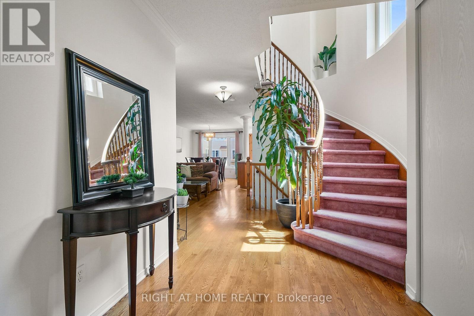 77 Flowertree Crescent