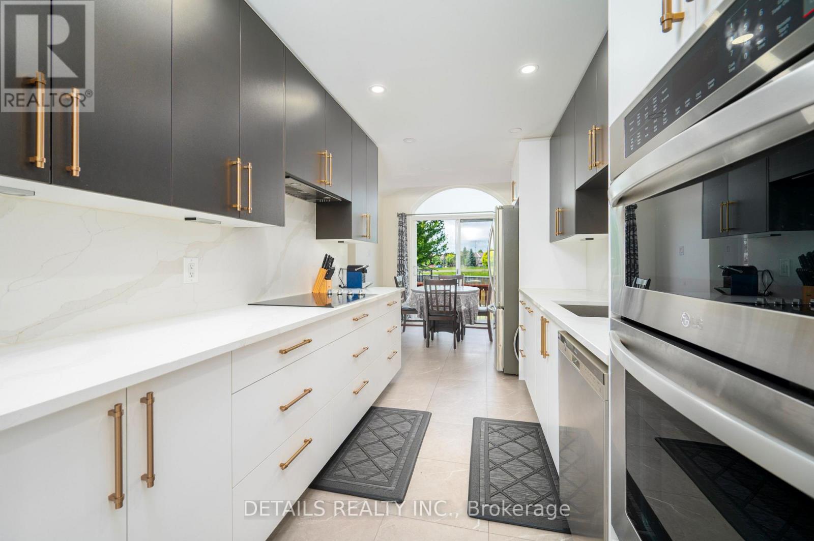 732 Carmella Crescent