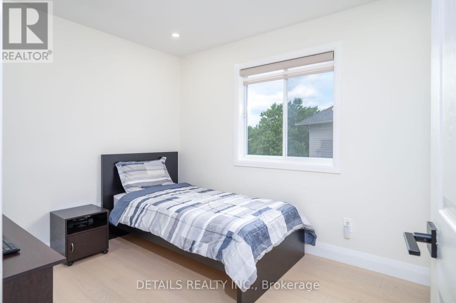 732 Carmella Crescent
