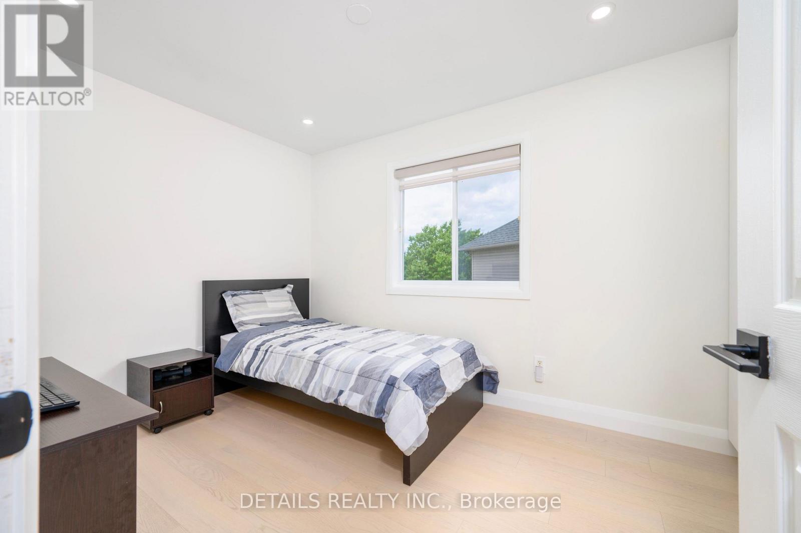 732 Carmella Crescent
