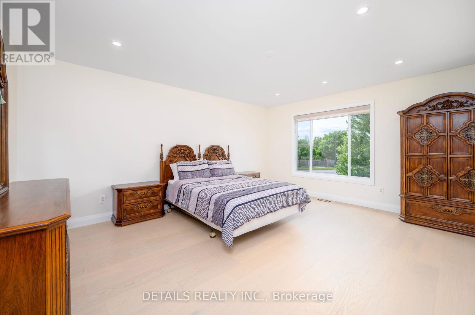 732 Carmella Crescent
