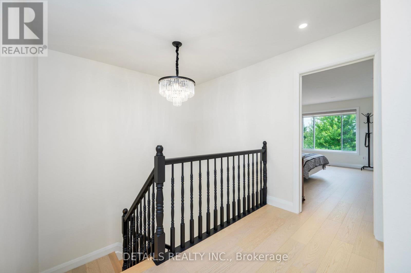 732 Carmella Crescent