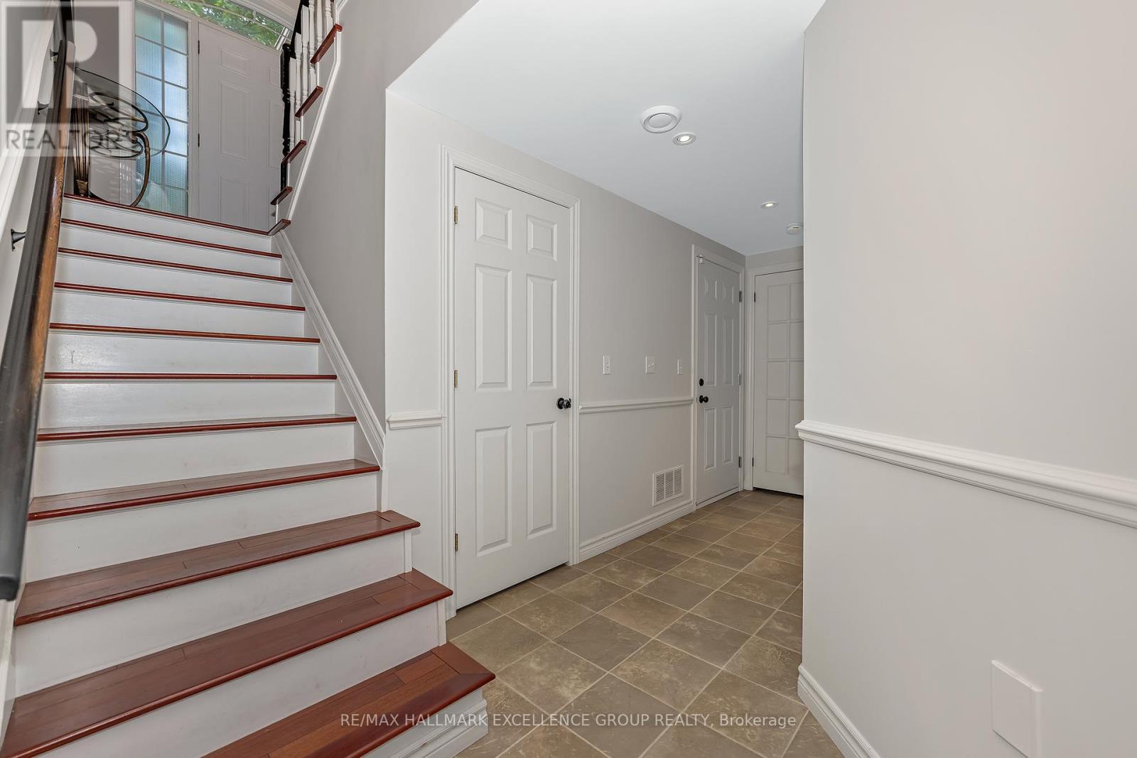 2709 Dubois Street
