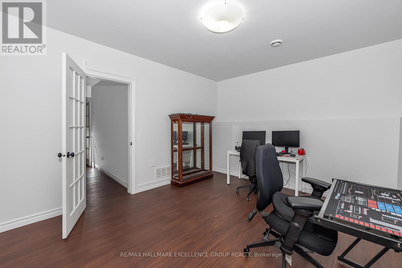 2709 Dubois Street