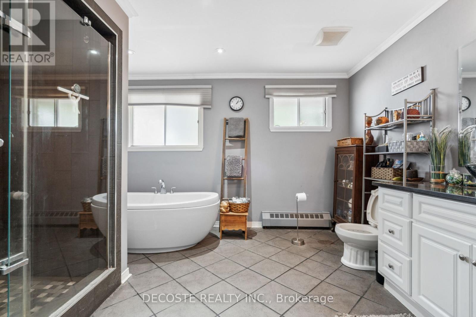 114 St George Street W