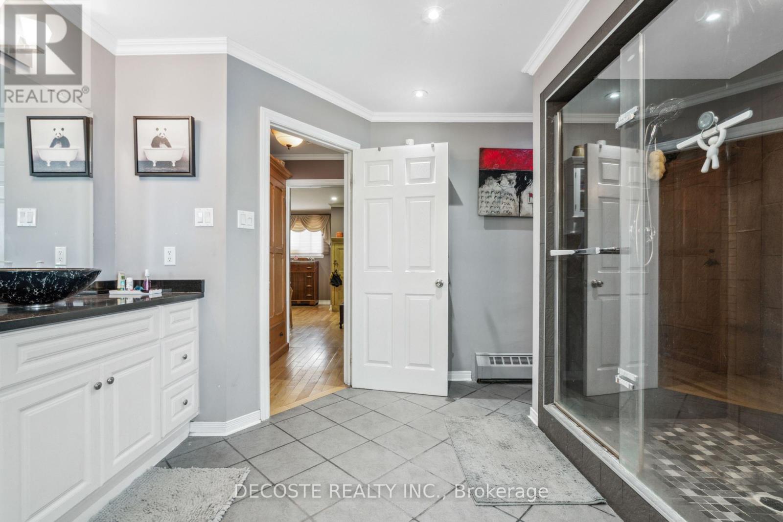 114 St George Street W