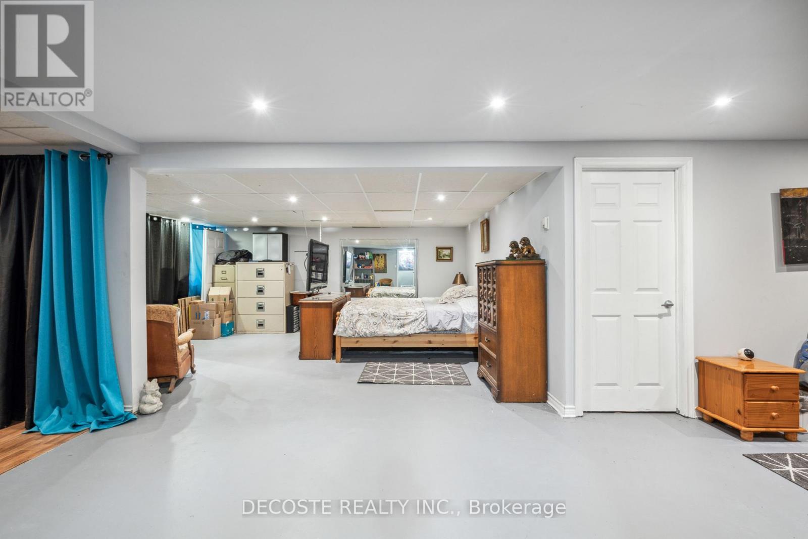 114 St George Street W