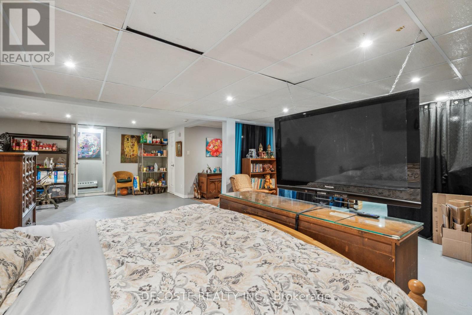 114 St George Street W