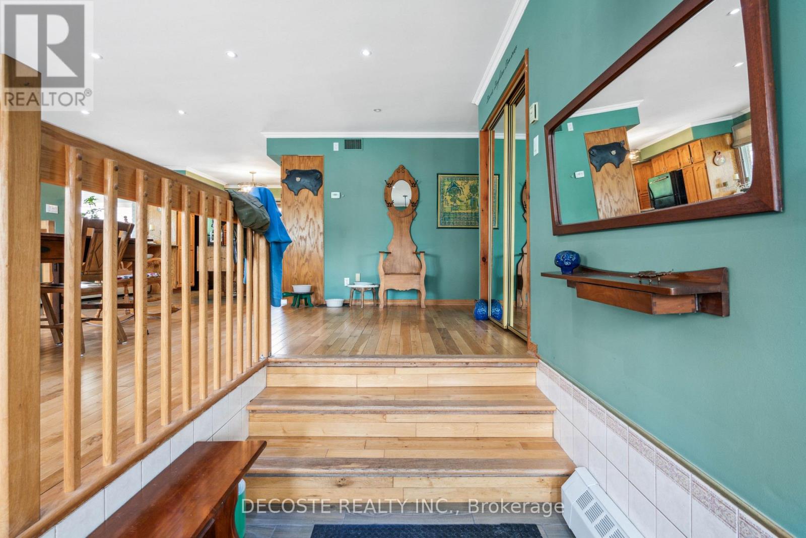 114 St George Street W