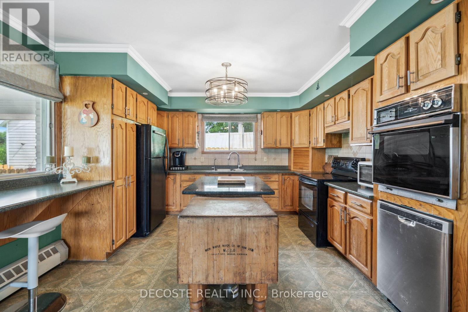 114 St George Street W