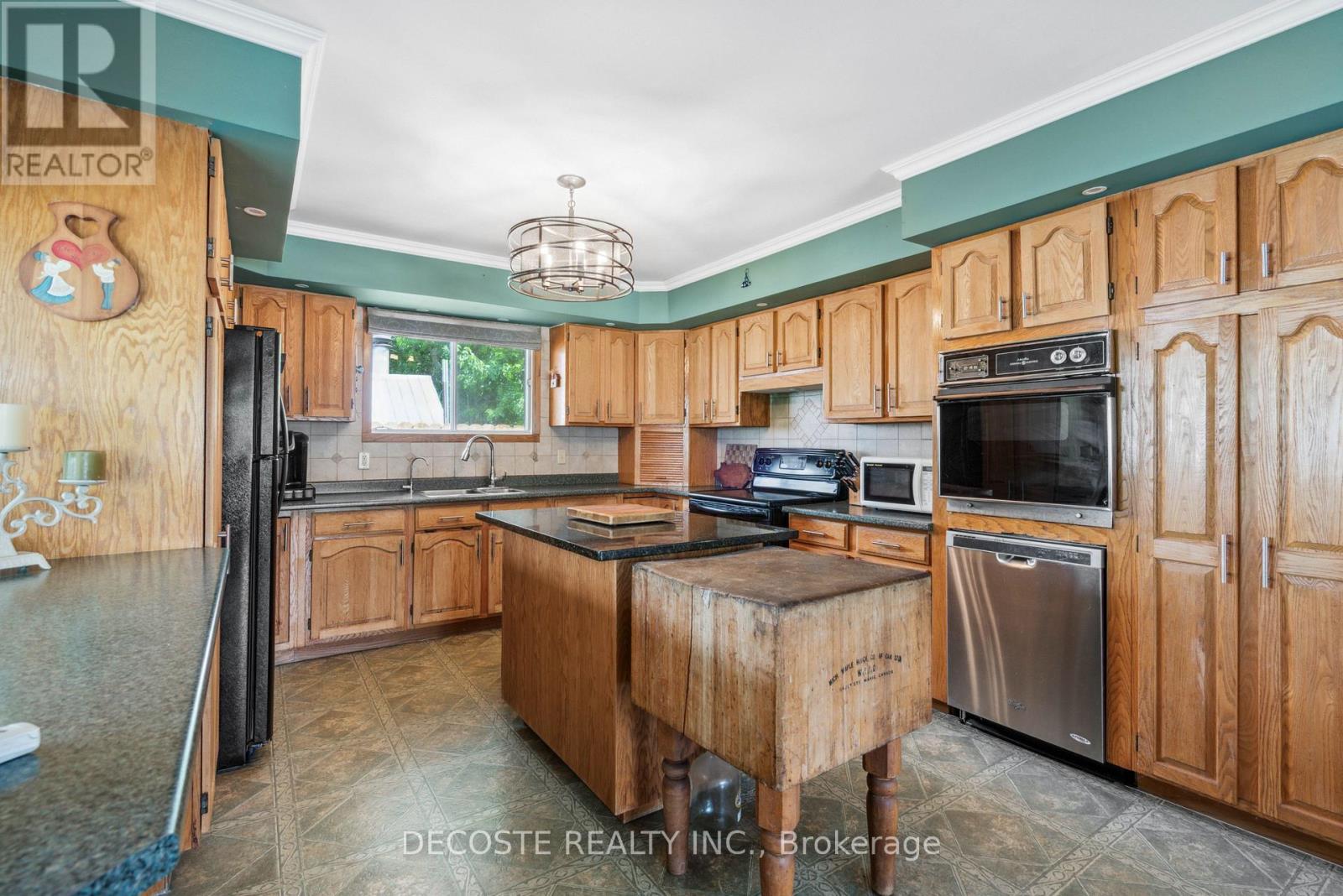 114 St George Street W