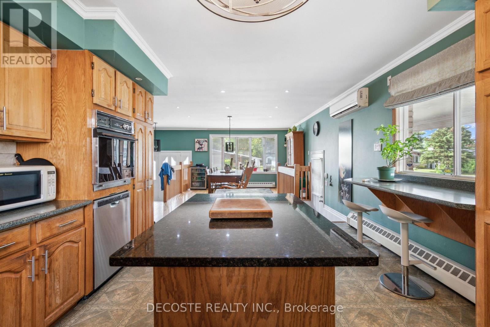 114 St George Street W