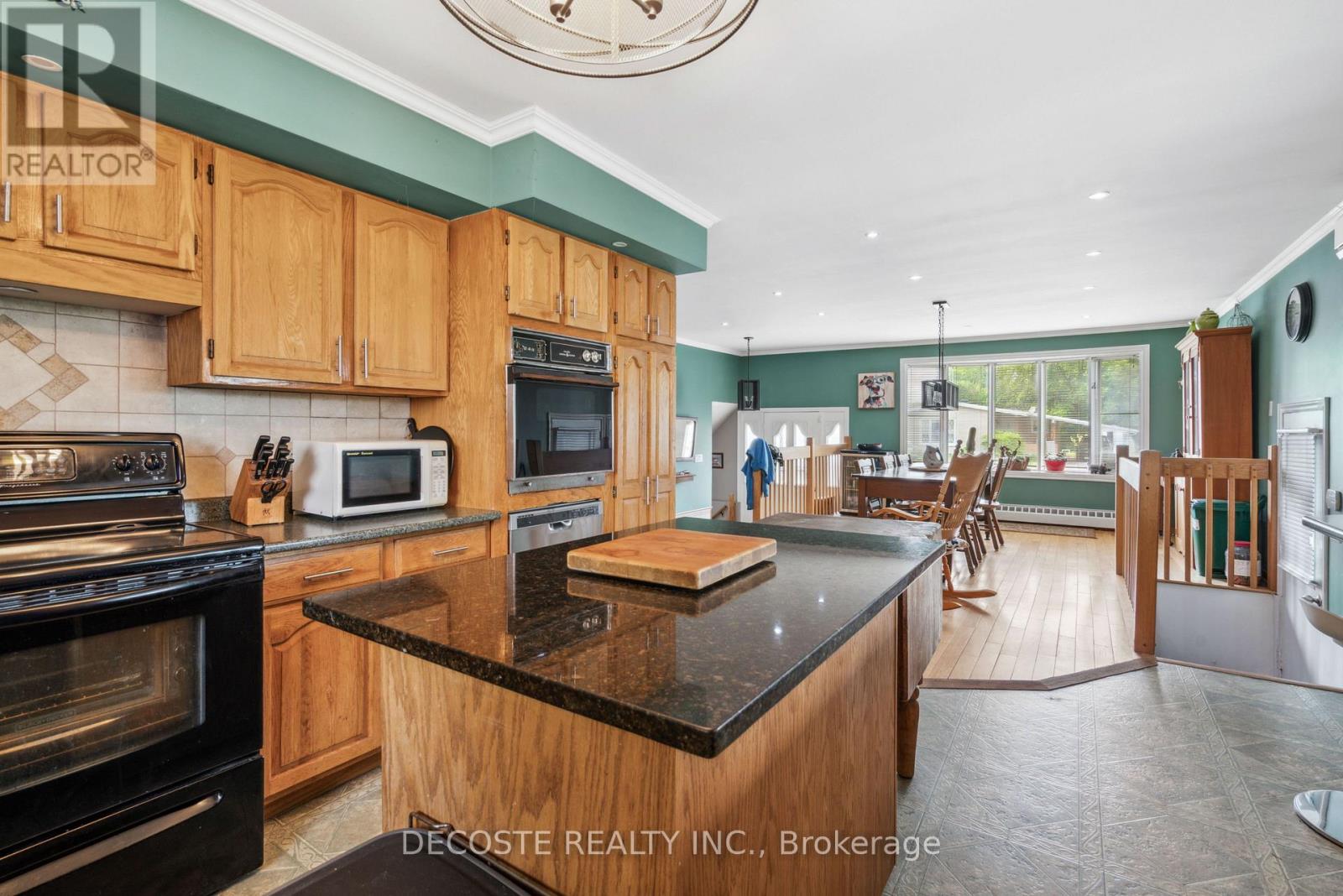 114 St George Street W