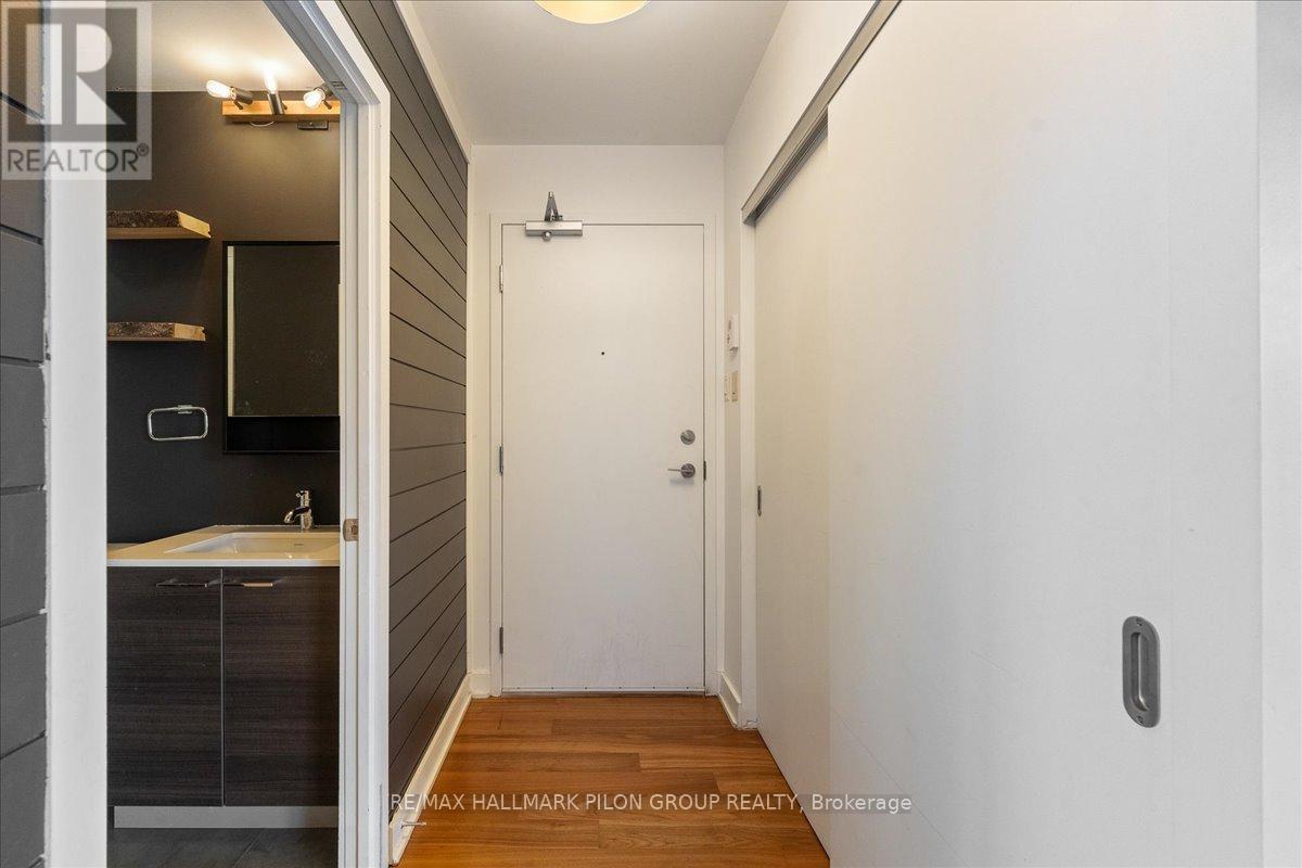 527 - 349 Mcleod Street