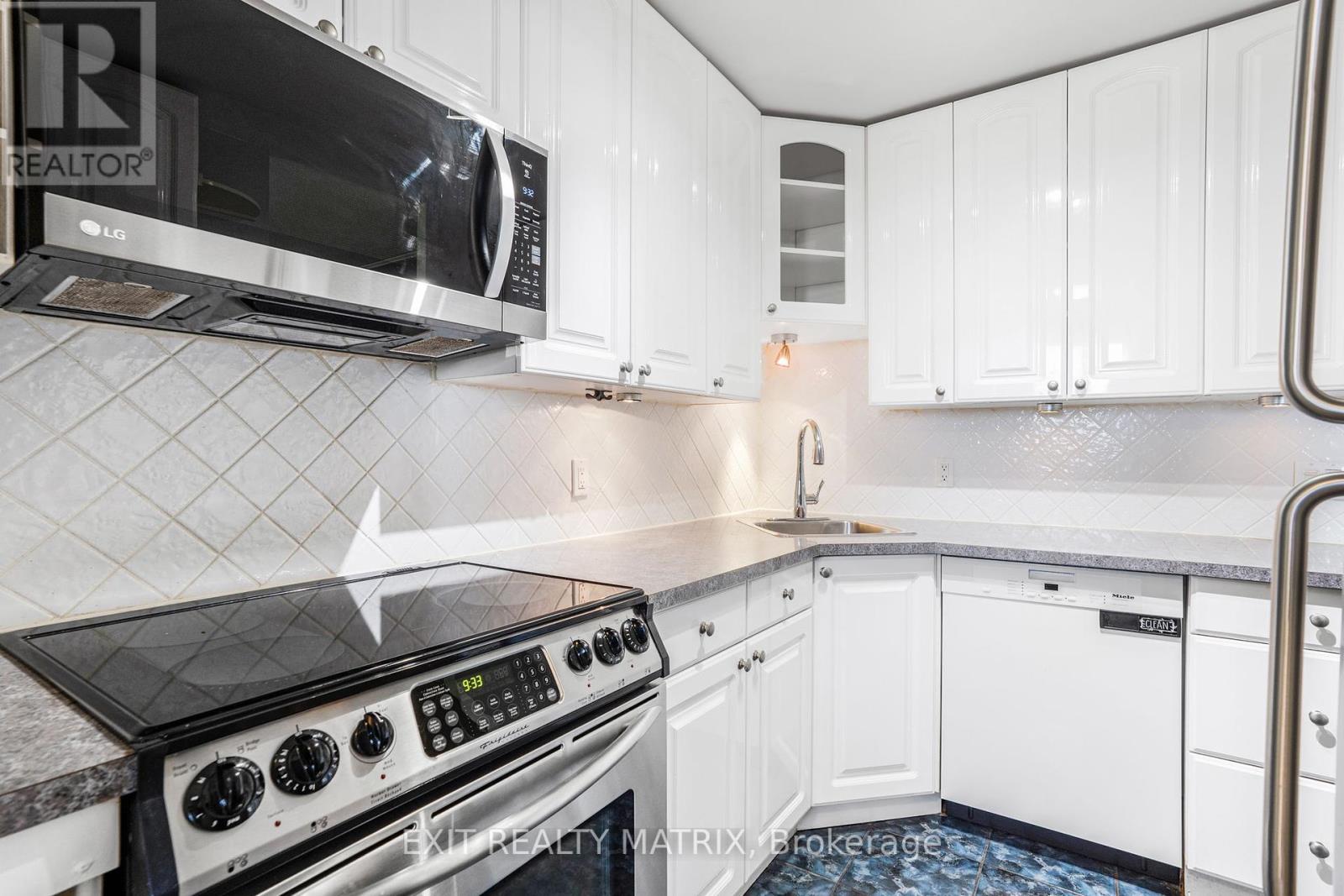1005 - 2000 Jasmine Crescent