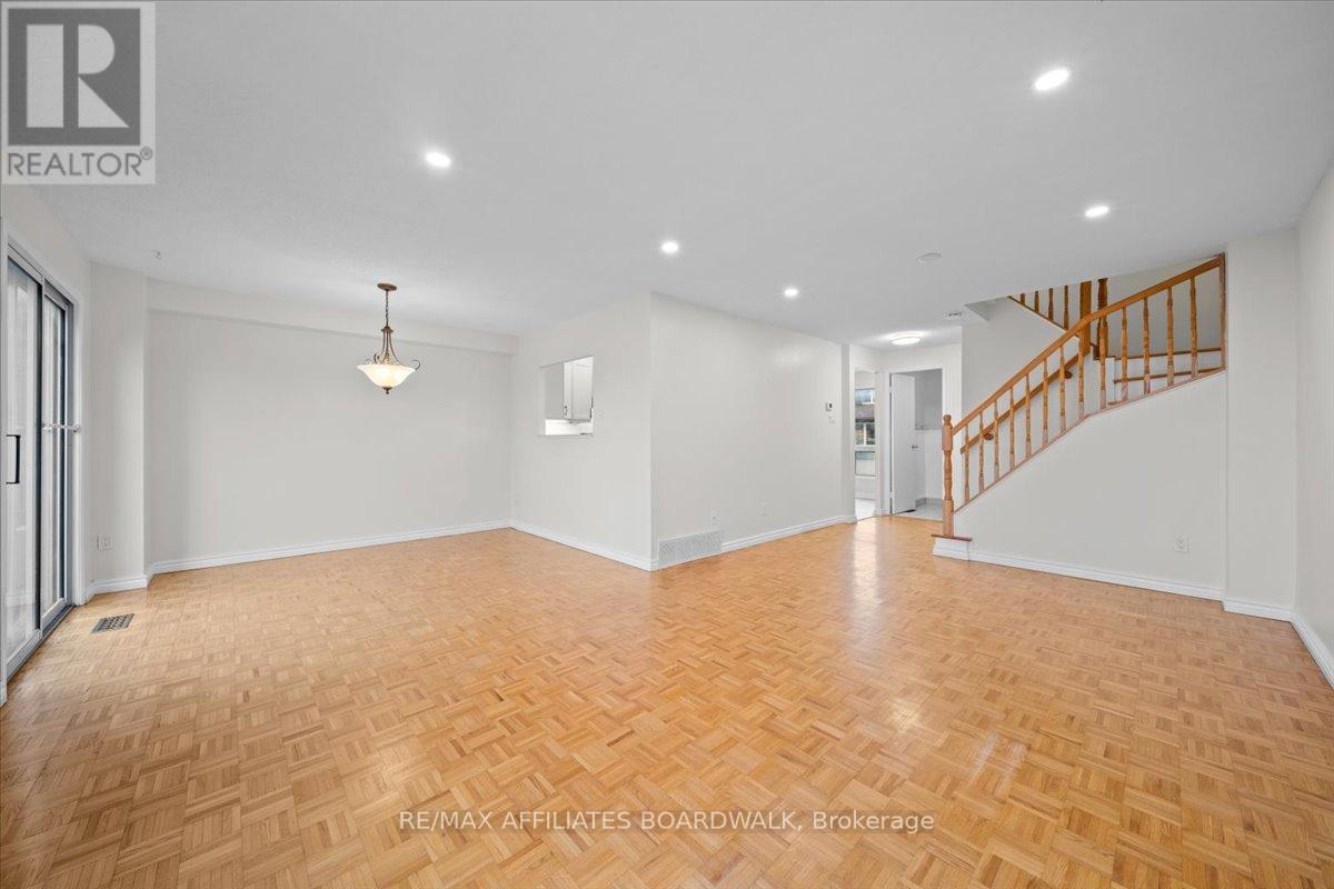 68 - 111 Beachview Private W