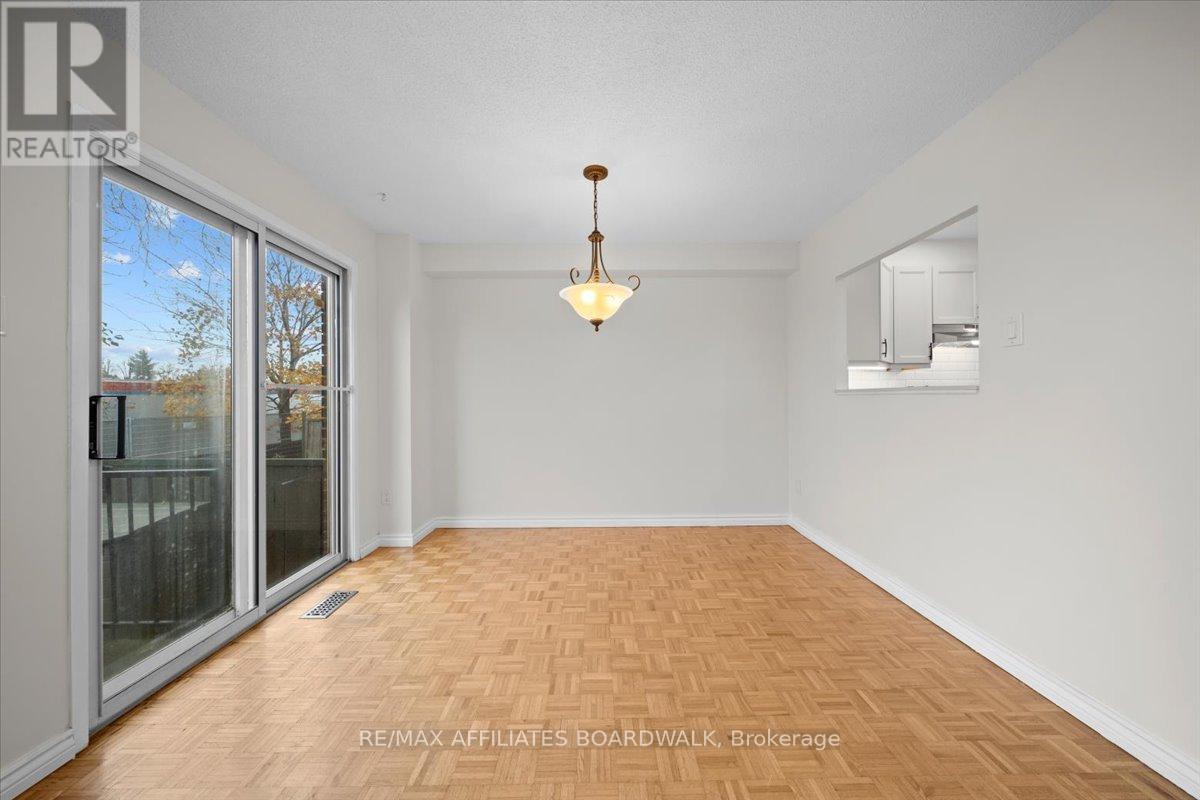 68 - 111 Beachview Private W