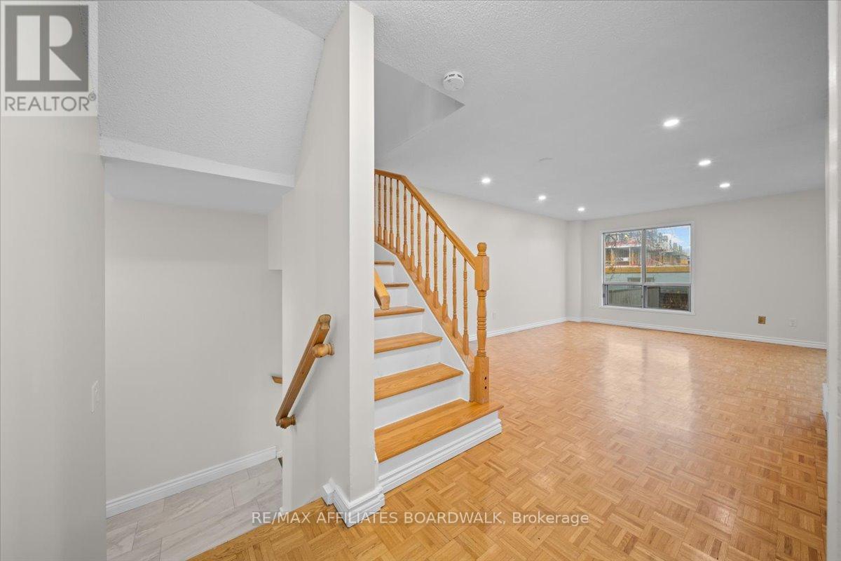 68 - 111 Beachview Private W