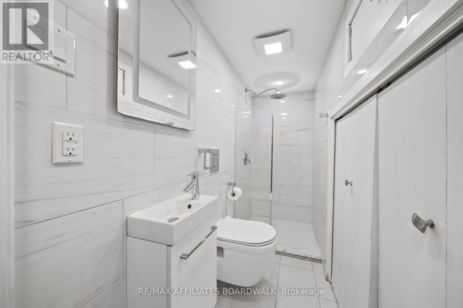 68 - 111 Beachview Private W