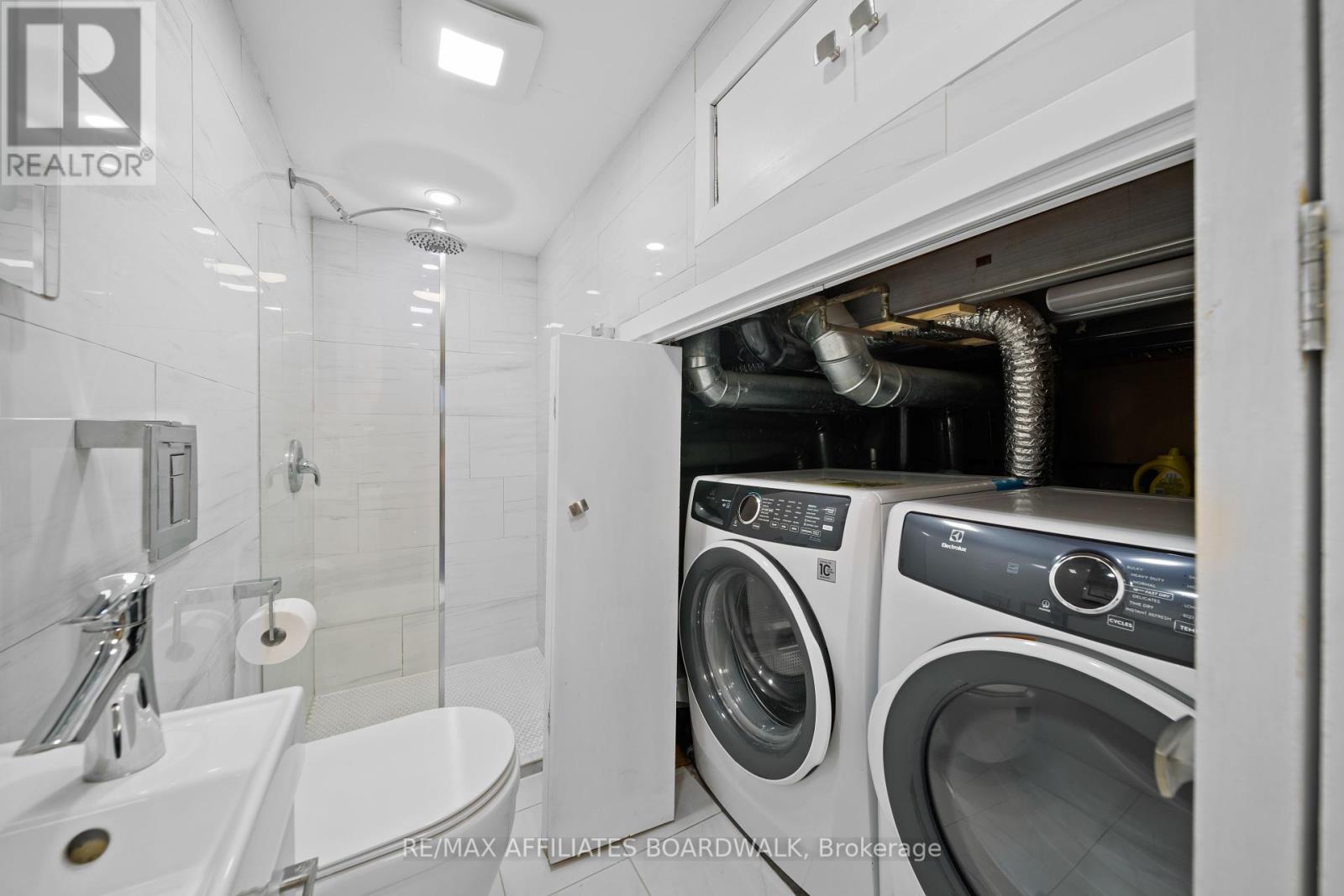 68 - 111 Beachview Private W